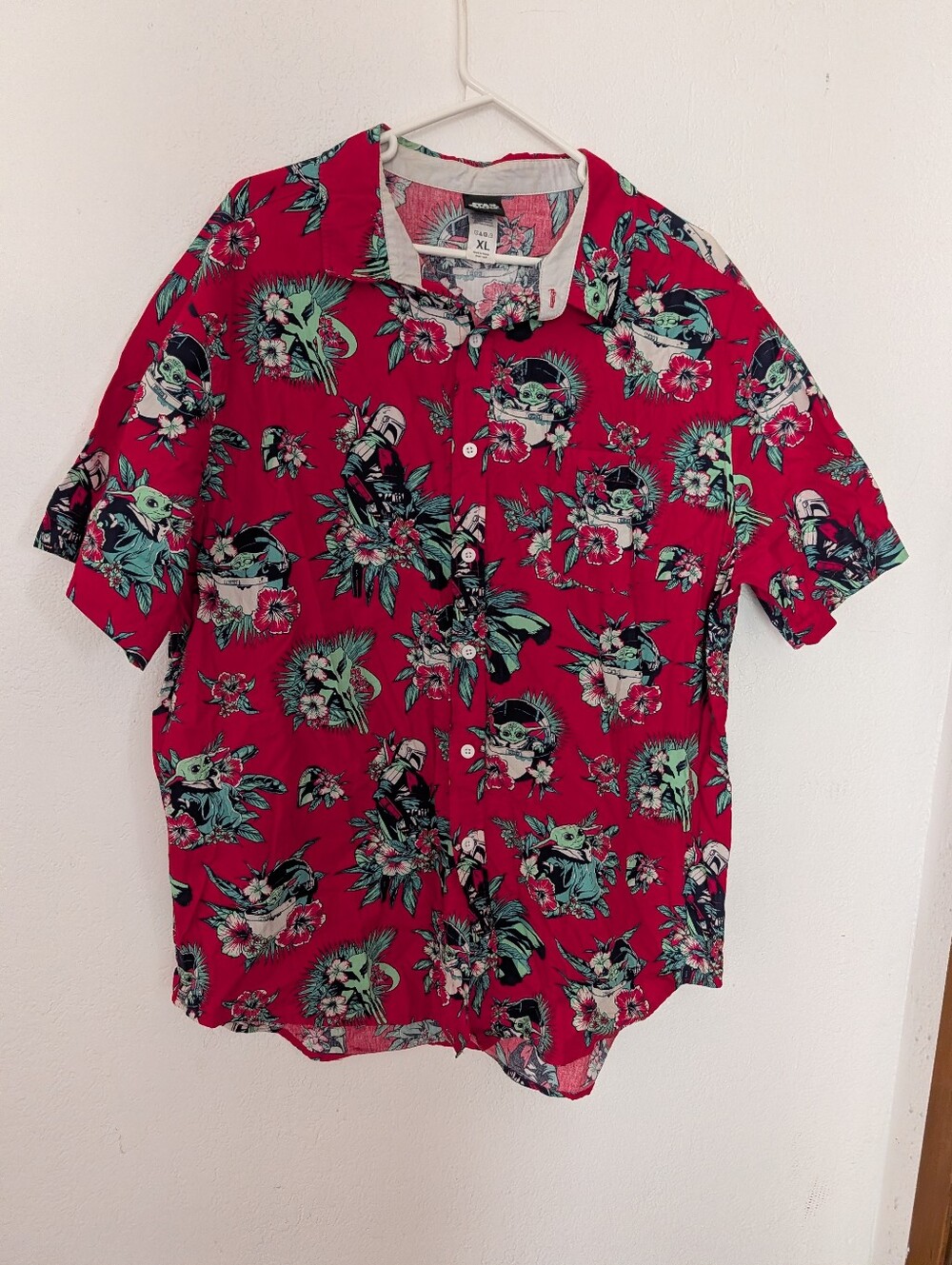 Star Wars Red Mandalorian Grogu Baby Yoda Hawaiian Shirt Size XL Pre Owned
